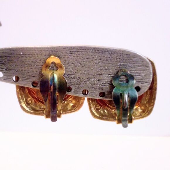 Vintage Gold Tone Roman Soldier Statement Clip On Earrings - Picture 3 of 5